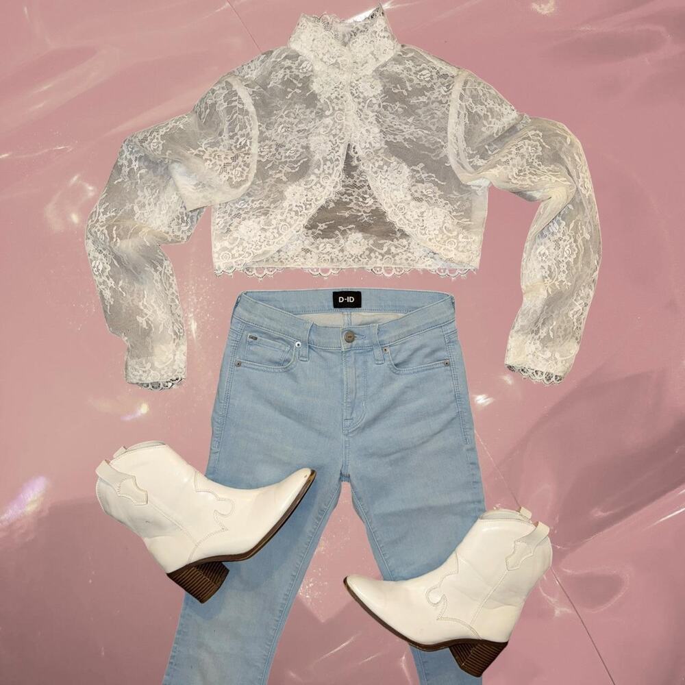 Y2K light wash flare jeans raw hem 24